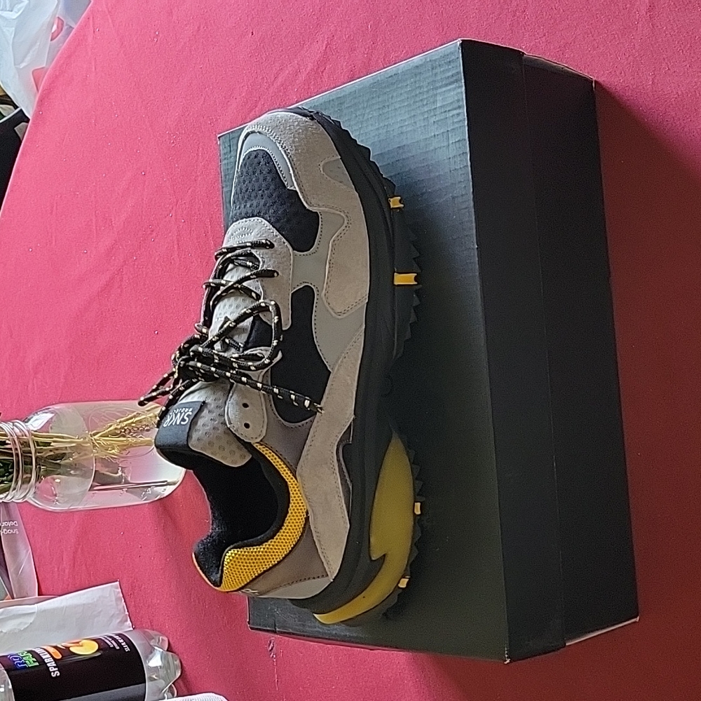 Mens sneakers